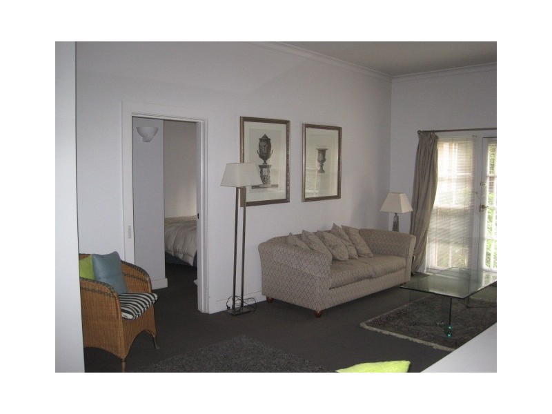 2/100 Hotham Street, East Melbourne VIC 3002