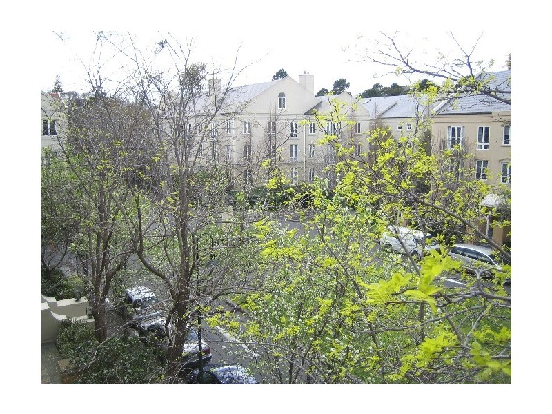 11/8 Wellington Cresent, East Melbourne VIC 3002