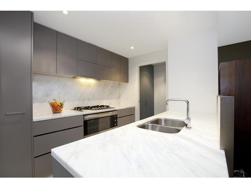 1107/55 Queens Road, Melbourne VIC 3004
