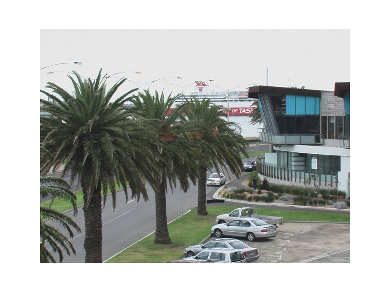7/23 Beaconsfield Parade, Port Melbourne VIC 3207