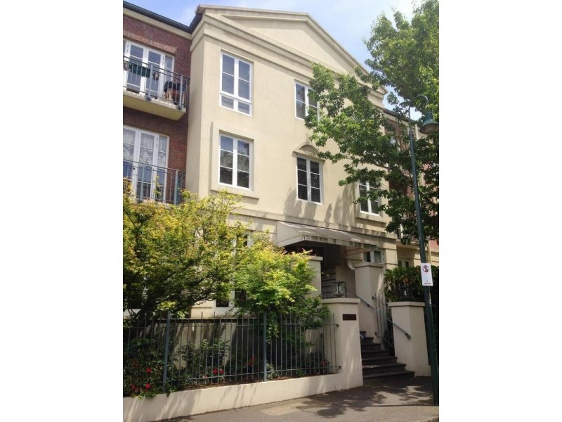 26/211 Wellington Parade South, East Melbourne VIC 3002