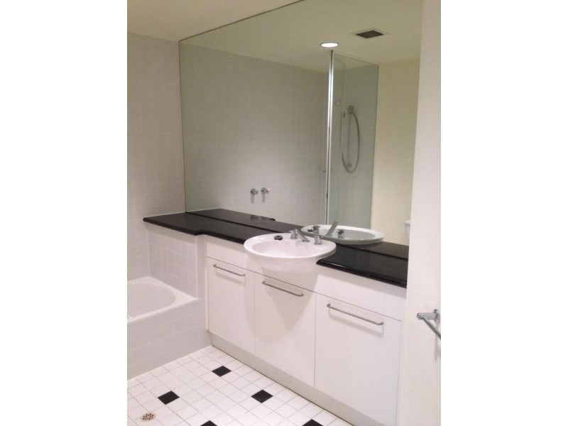 26/211 Wellington Parade South, East Melbourne VIC 3002