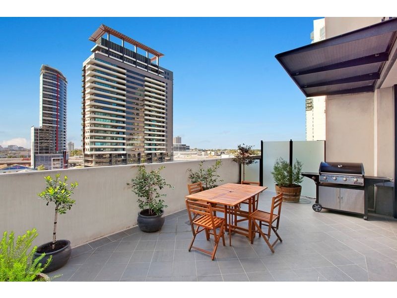 806/63 Whiteman Street, Southbank VIC 3006