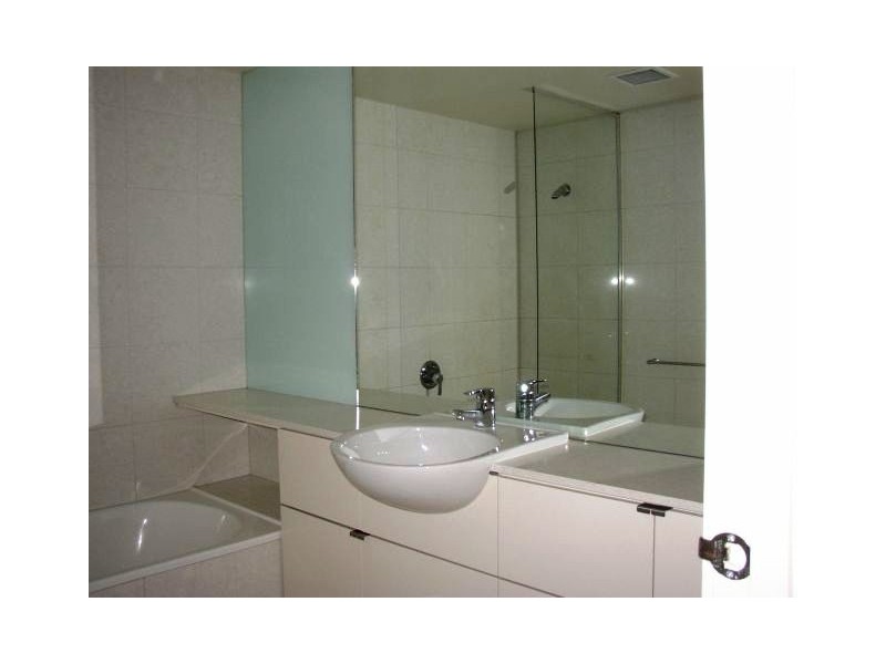 713/80 Clarendon Street, Southbank VIC 3006