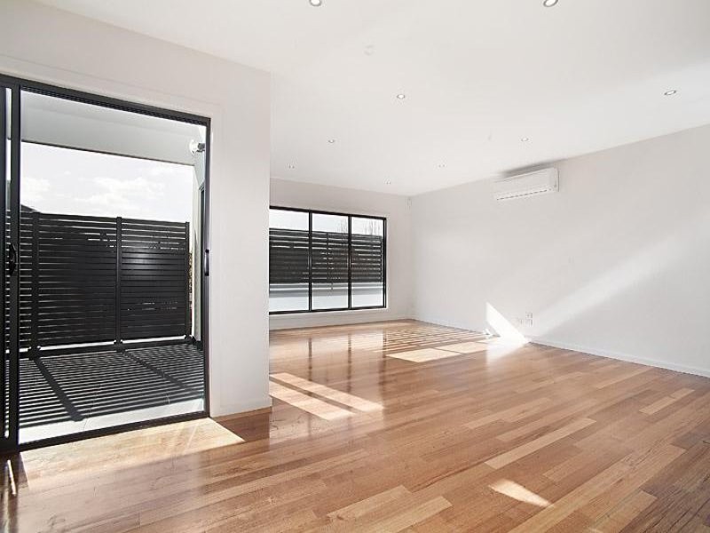 1B St Kinnords Street, Essendon VIC 3040