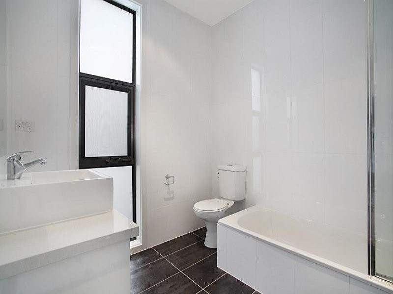 1B St Kinnords Street, Essendon VIC 3040