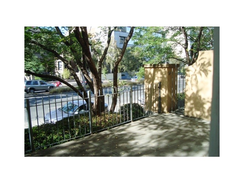 20/1 Wellington Crescent, East Melbourne VIC 3002