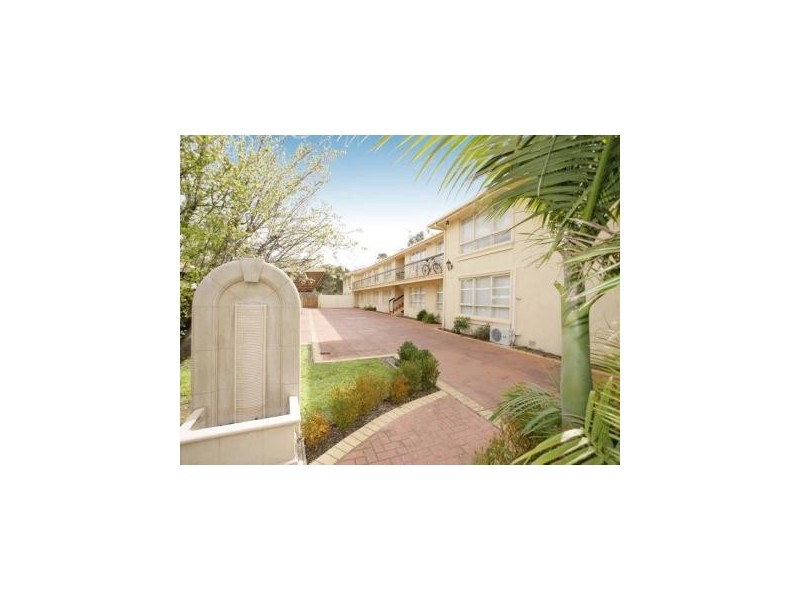 9/13 Peacock Street, Brunswick VIC 3056
