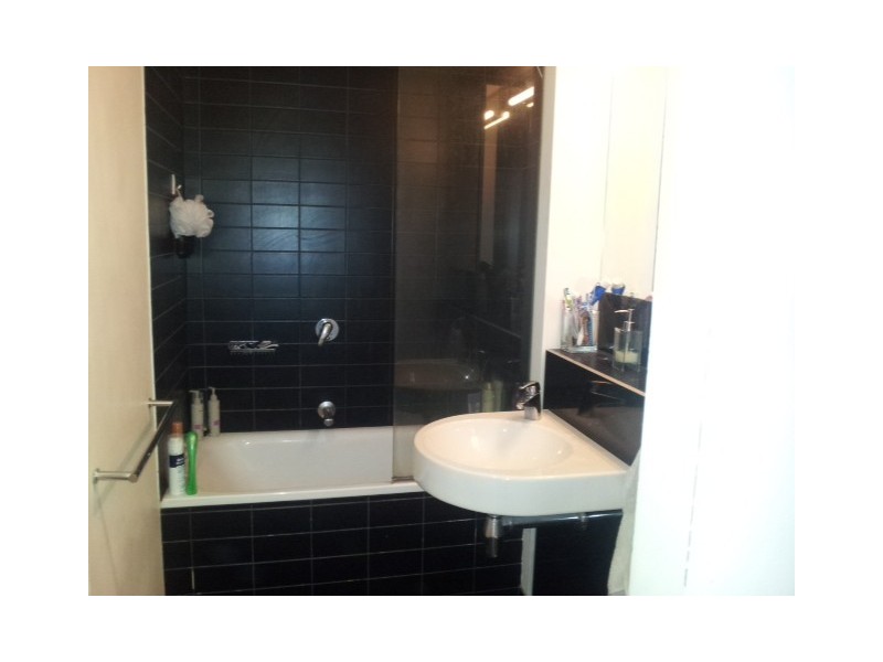 2003/620 Collins Street, Melbourne VIC 3000