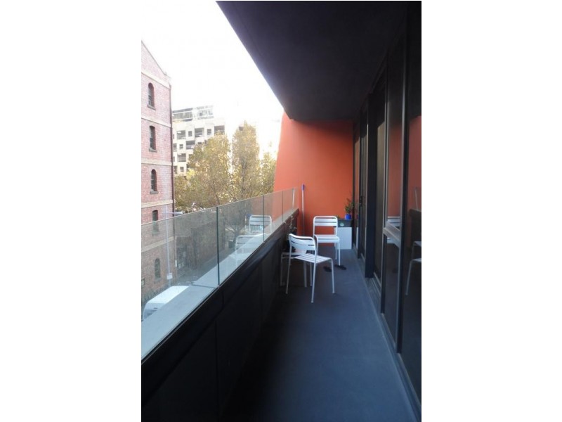 31/8 Cook Street, Southbank VIC 3006