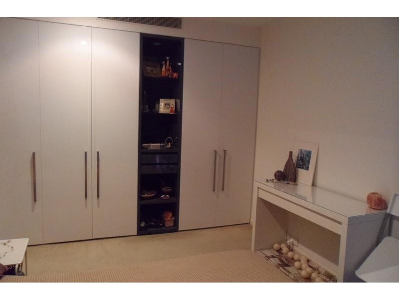 31/8 Cook Street, Southbank VIC 3006