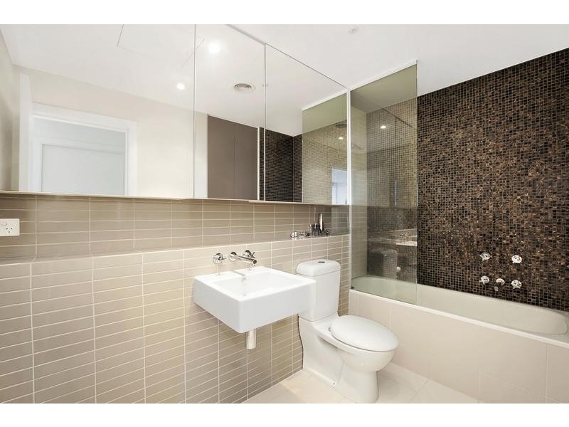 1102/55 Queens Road, Melbourne VIC 3000