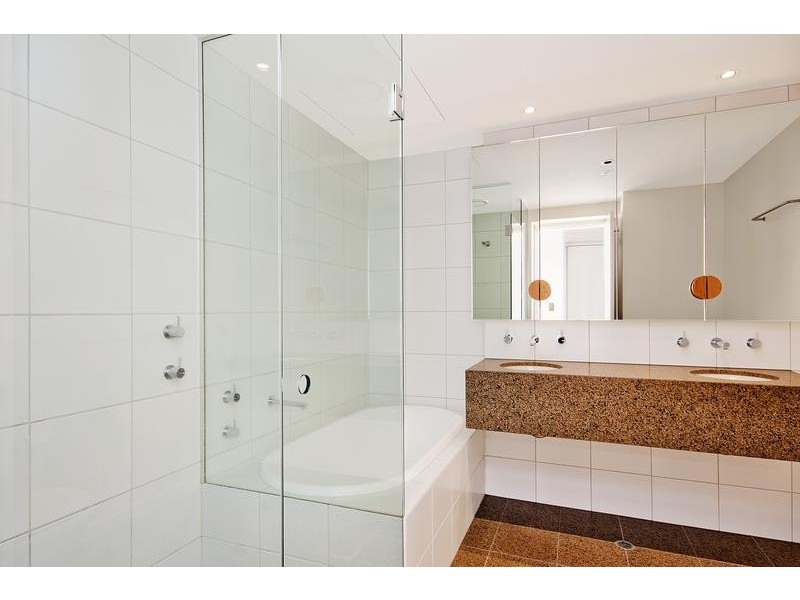 224/55 Victoria Harbour Promenade, Docklands VIC 3008