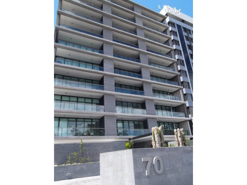 907/70 Queens Road, Melbourne VIC 3004
