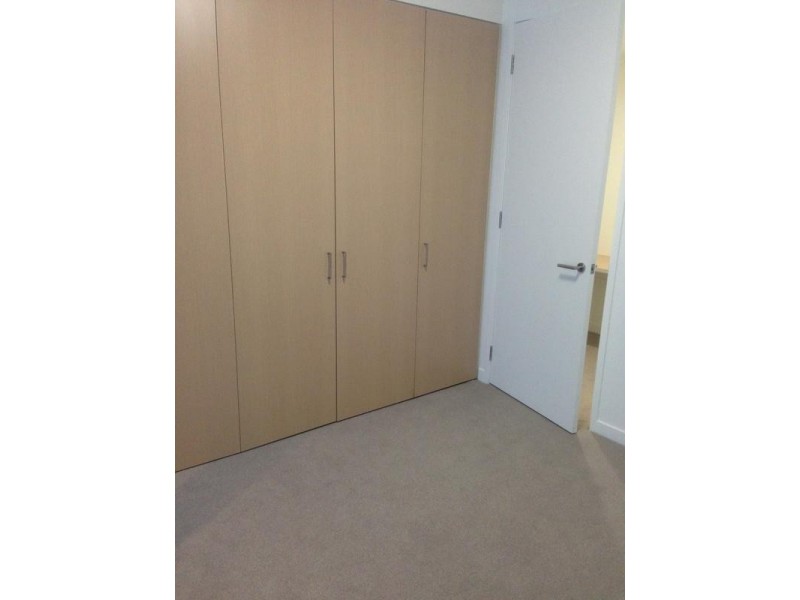 907/70 Queens Road, Melbourne VIC 3004