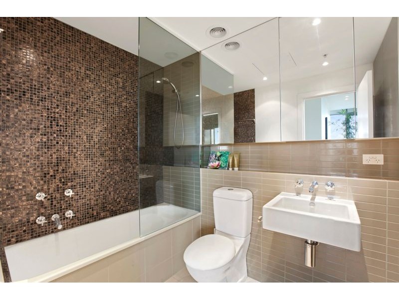 1303/55 Queens Road, Melbourne VIC 3004