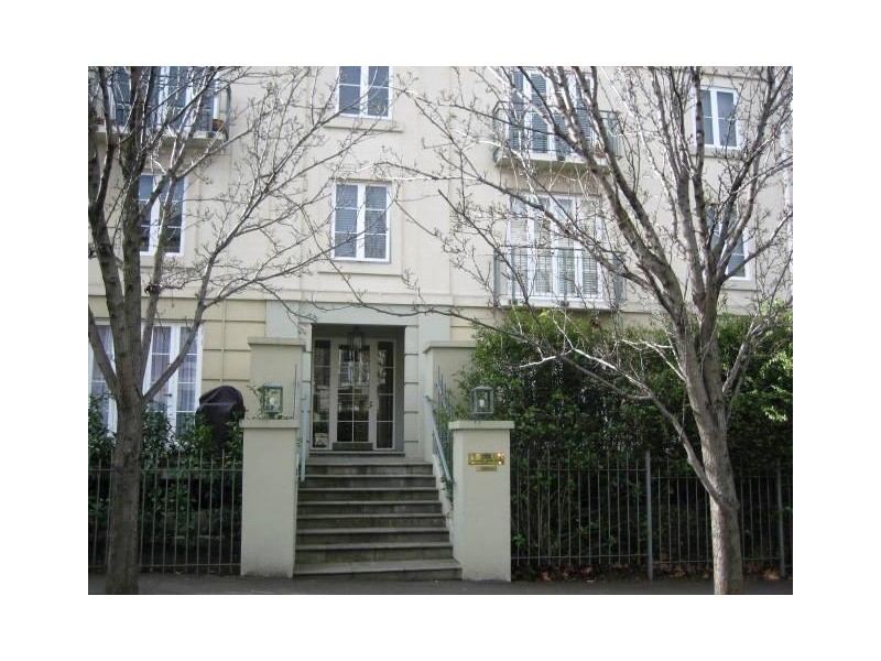 1/201 Wellington Parade South, East Melbourne VIC 3002