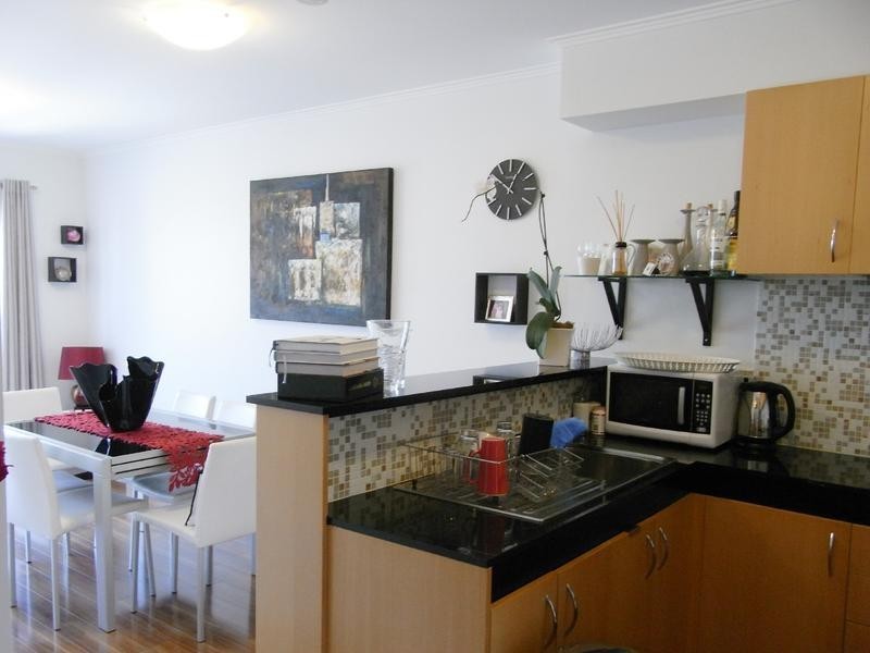 1018/118 Franklin Street, Melbourne VIC 3000