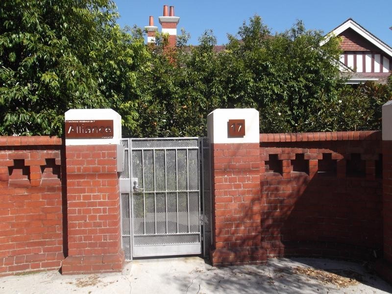 7/17 Robe Street, St Kilda VIC 3182