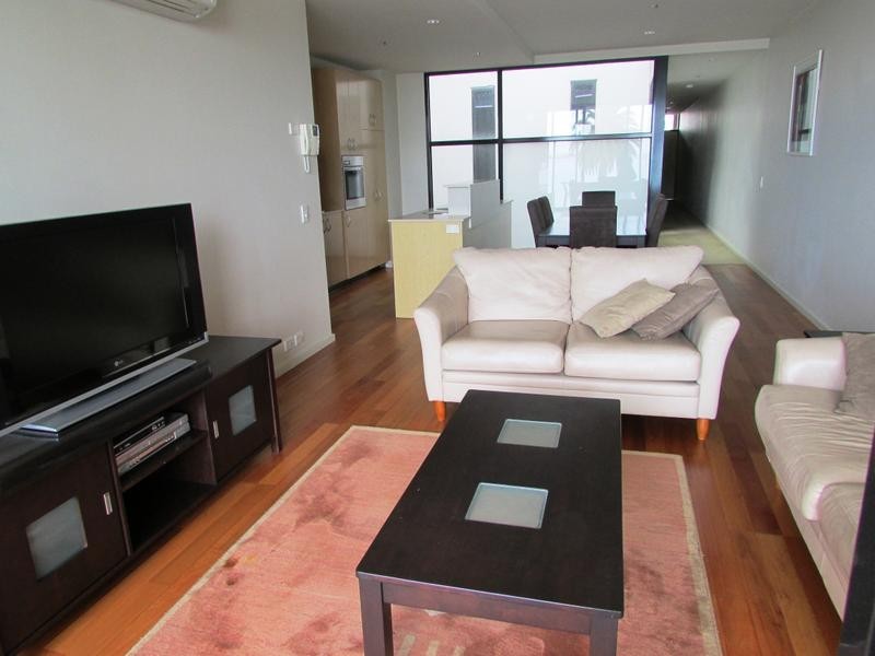 304/49 Beach Street, Port Melbourne VIC 3207
