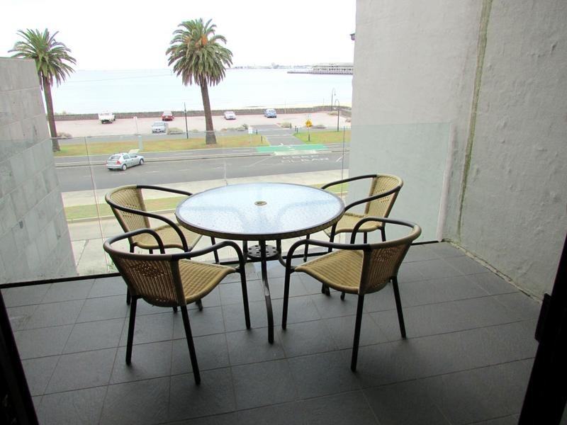 304/49 Beach Street, Port Melbourne VIC 3207