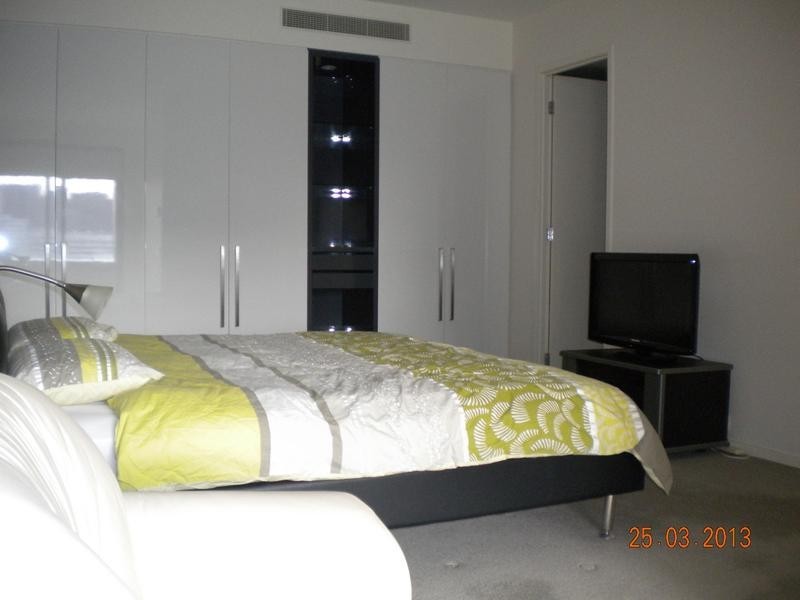 2810/7 Riverside Quay, Southbank VIC 3006