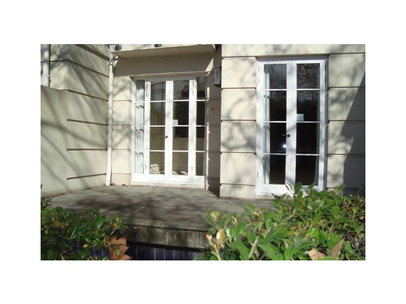 2/211 Wellington Parade South, East Melbourne VIC 3002