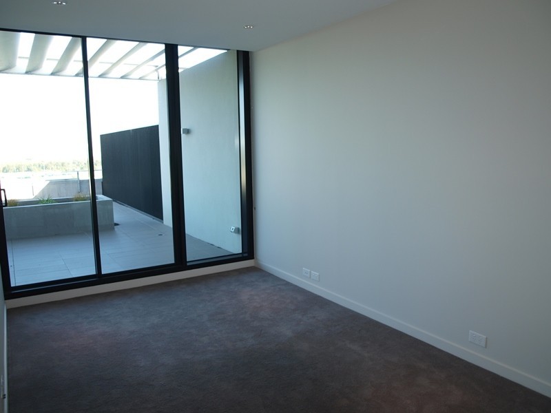 1008/70 Queens Road, Melbourne VIC 3004