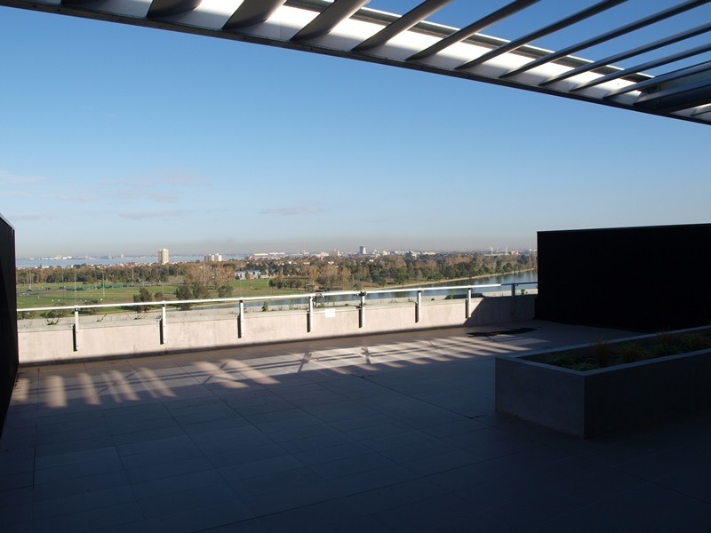 1008/70 Queens Road, Melbourne VIC 3004