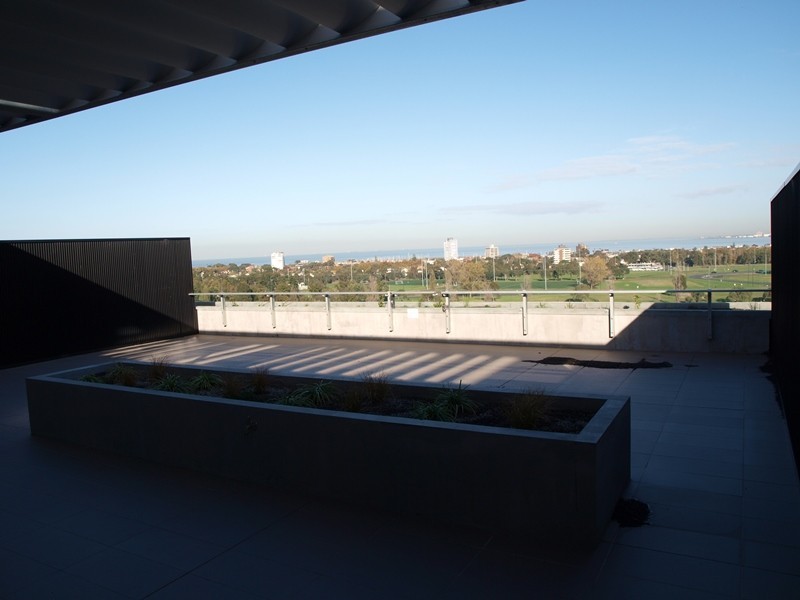 1008/70 Queens Road, Melbourne VIC 3004