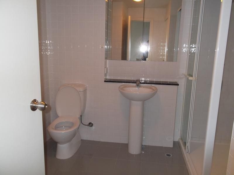 2012/250 Elizabeth Street, Melbourne VIC 3000