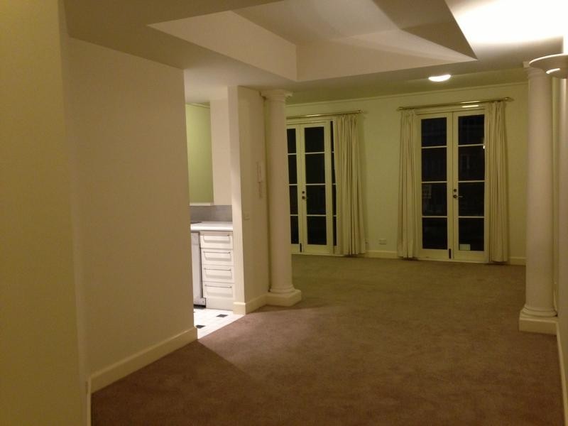 2/8 Wellington Crescent, East Melbourne VIC 3002