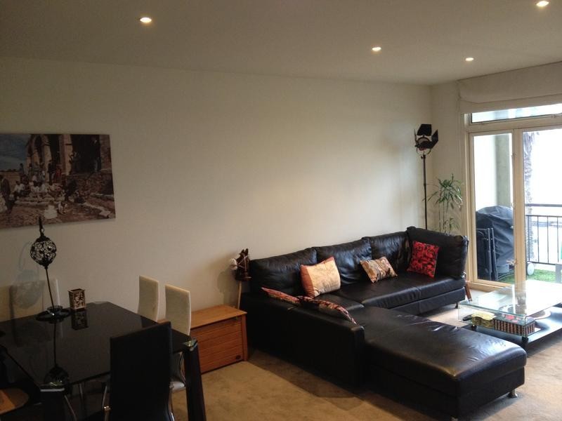 302/89 Beach Street, Port Melbourne VIC 3207