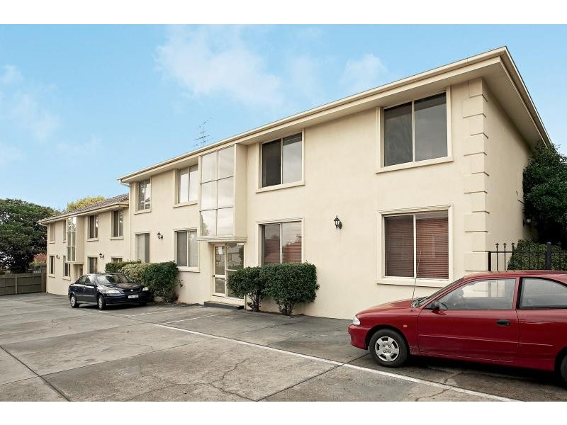 6/75 McCracken Street, Kensington VIC 3031