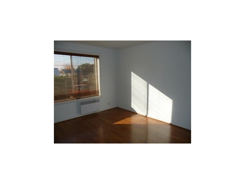 6/75 McCracken Street, Kensington VIC 3031