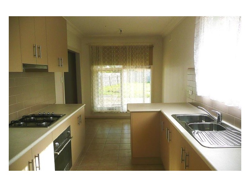 52 Perrett Avenue, St Albans VIC 3021