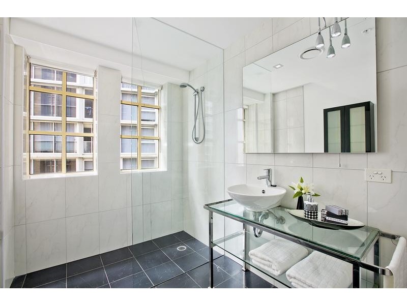 704D/336 Russell Street, Melbourne VIC 3000