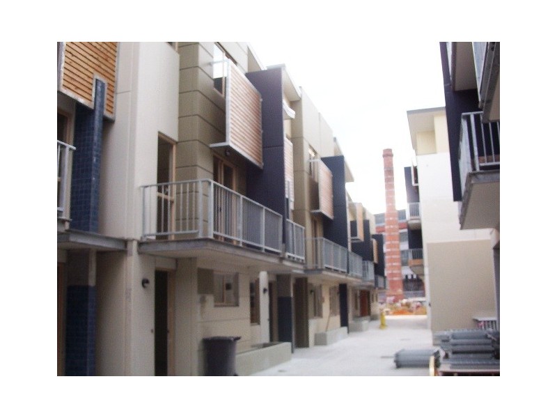 42/84 Trenerry Crescent, Abbotsford VIC 3067