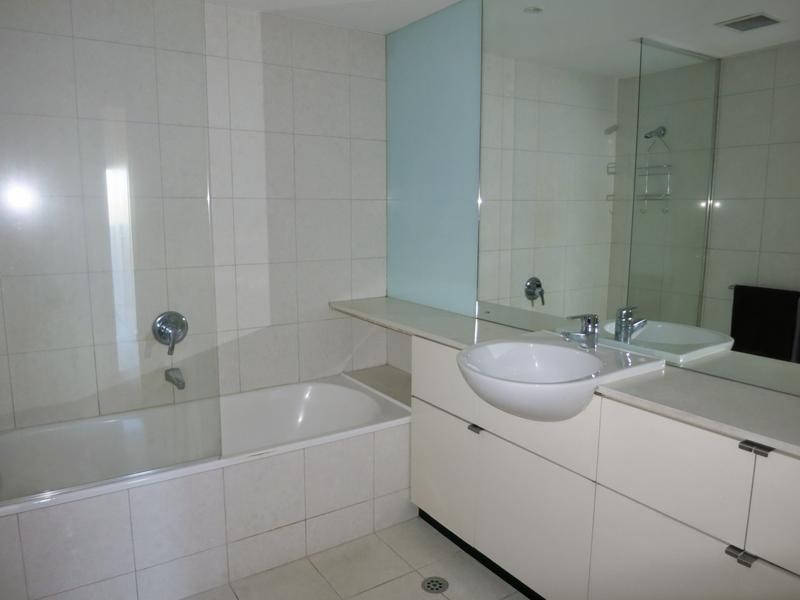 713/80 Clarendon Street, Southbank VIC 3006