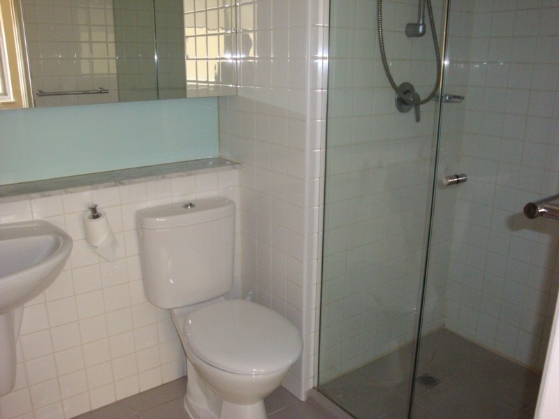 2.4/187 Collins Street, Melbourne VIC 3000