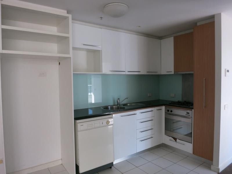 502/82 Queens Road, Melbourne VIC 3004