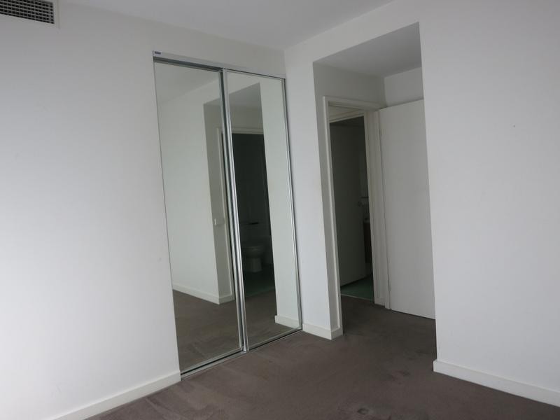 502/82 Queens Road, Melbourne VIC 3004