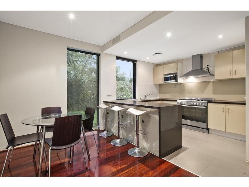 2B/29 Queens Road, Melbourne VIC 3000