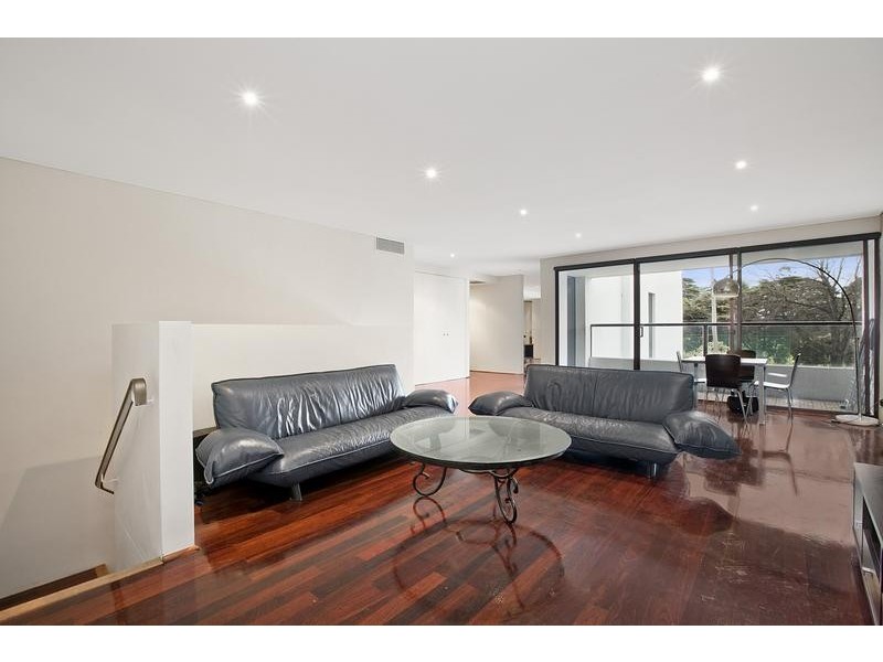 2B/29 Queens Road, Melbourne VIC 3000