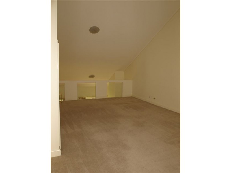 11/8 Wellington Cresent, East Melbourne VIC 3002