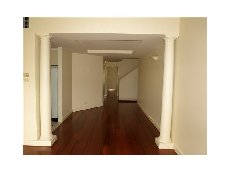 11/8 Wellington Cresent, East Melbourne VIC 3002