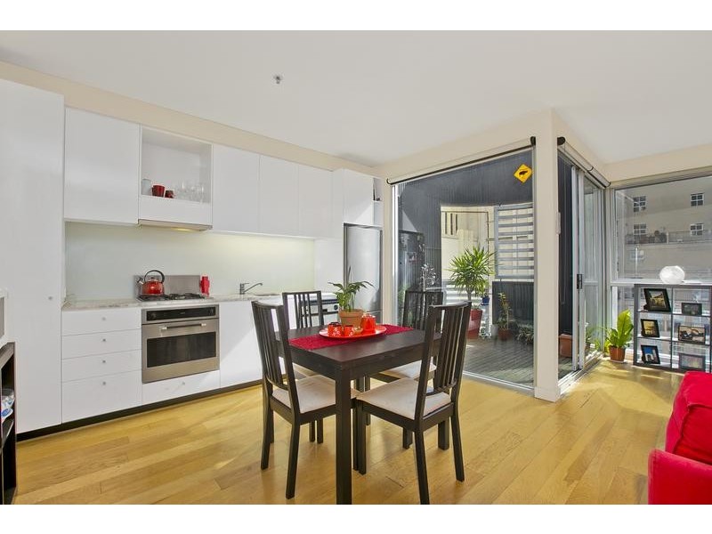 10/4-10 Bank Place, Melbourne VIC 3000