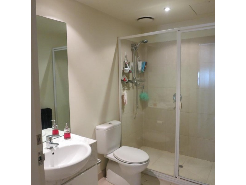 10/4-10 Bank Place, Melbourne VIC 3000