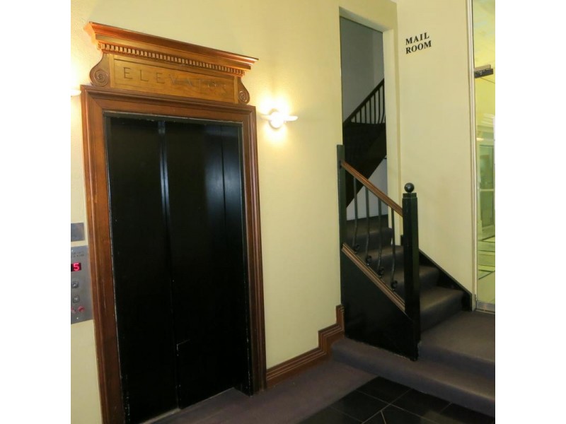 10/4-10 Bank Place, Melbourne VIC 3000