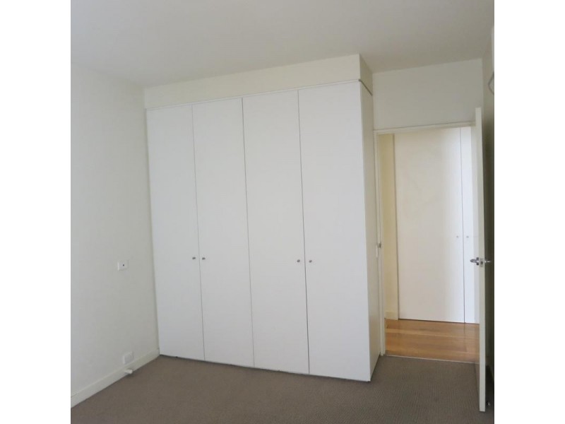 10/4-10 Bank Place, Melbourne VIC 3000